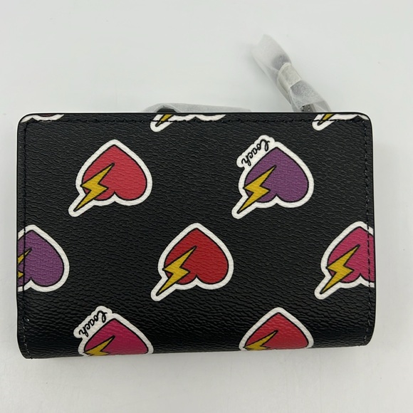 Coach Medium Corner Zip Wallet With Heart Bolt
Print Silver Black Multi - Picture 2 of 15